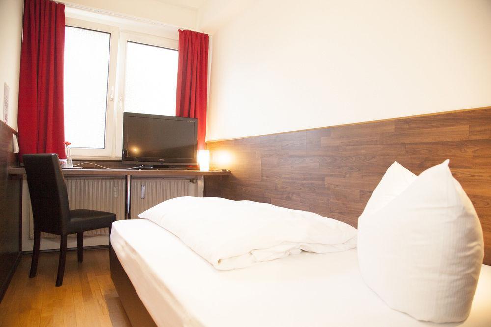 A&O Koeln Hauptbahnhof Hotell Exteriör bild