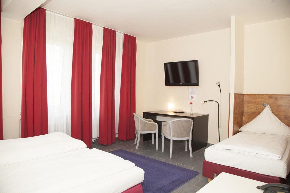 A&O Koeln Hauptbahnhof Hotell Exteriör bild